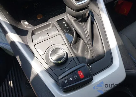 2024 Toyota Rav4 Hybrid Se z USA, uszkodzony, nr VIN 4T3T6RFV7RU143653